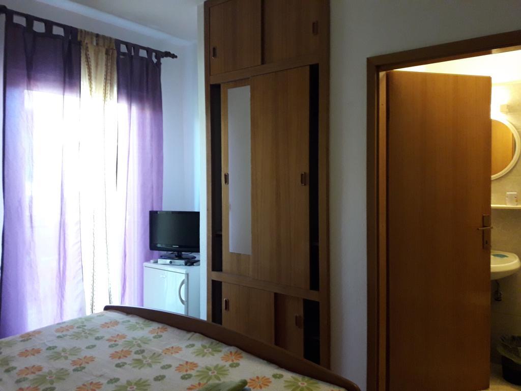 Rooms & Studio Villa Tatjana Supetar Eksteriør billede
