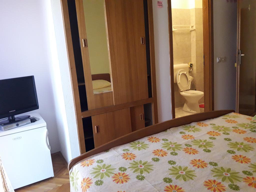 Rooms & Studio Villa Tatjana Supetar Eksteriør billede