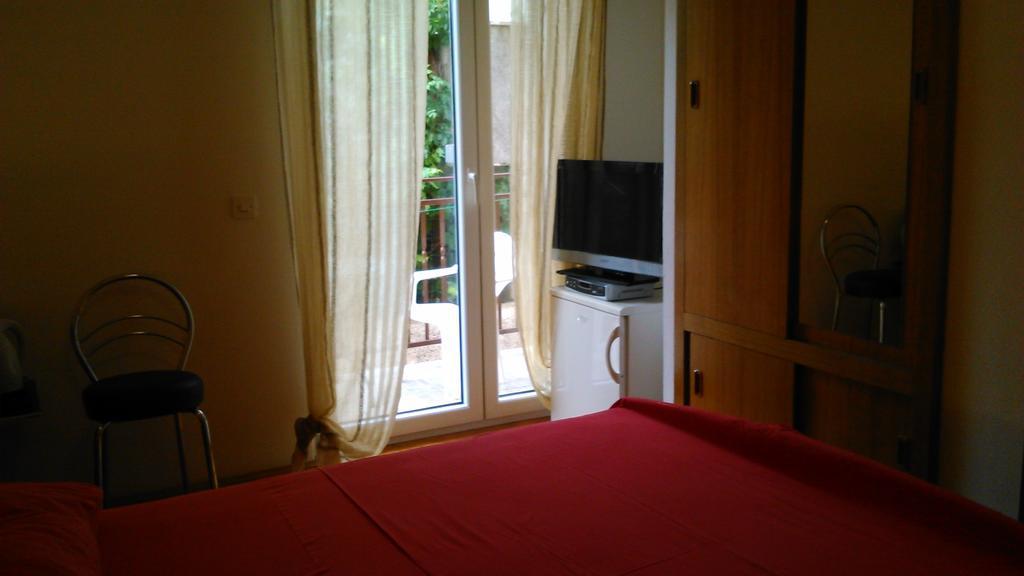 Rooms & Studio Villa Tatjana Supetar Eksteriør billede