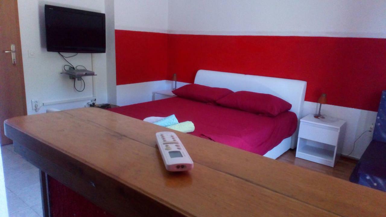 Rooms & Studio Villa Tatjana Supetar Eksteriør billede