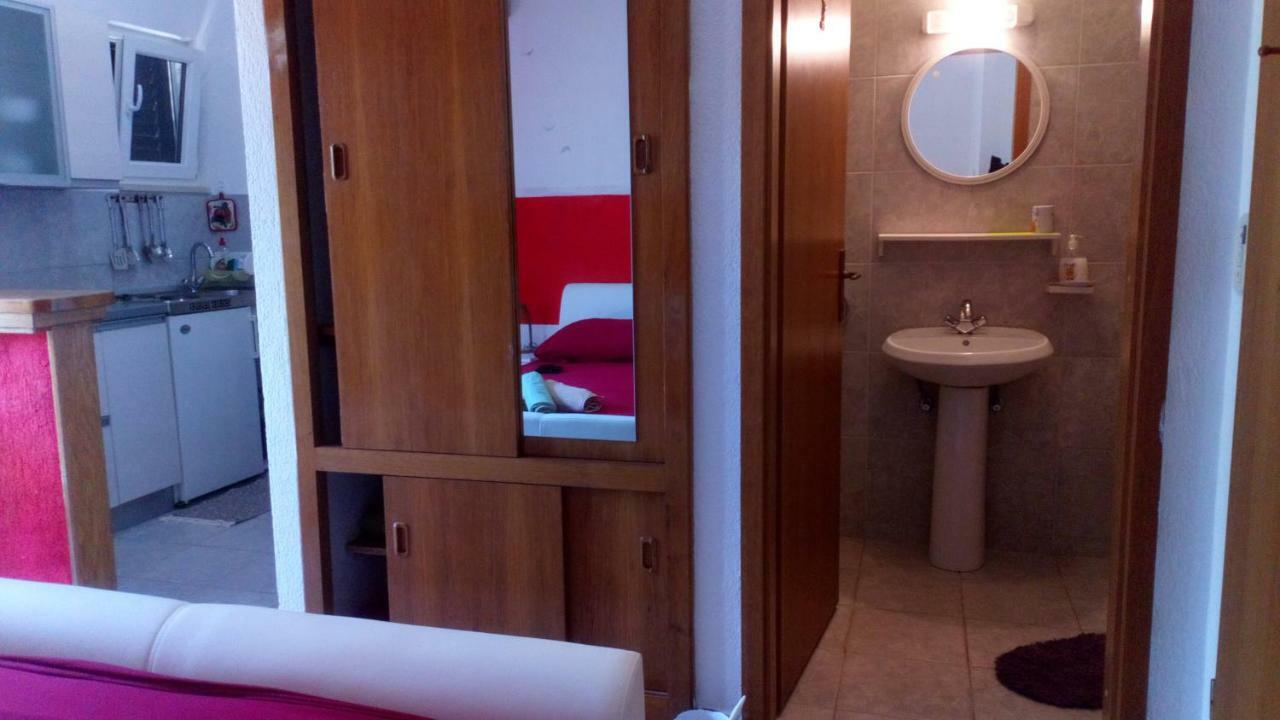 Rooms & Studio Villa Tatjana Supetar Eksteriør billede